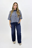 Mid Rise - Wide Leg Jeans - Dark Wash