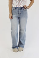 Wide Leg Jeans - Light Wash